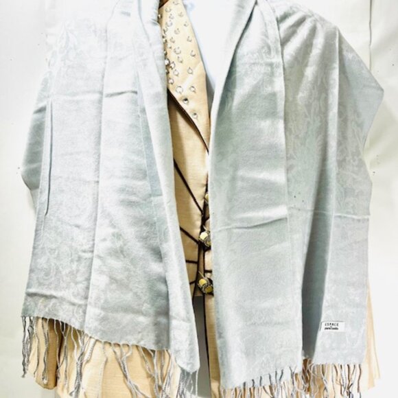🔥🔥Pierre Cardin 100% Wool Scarf 60" x 20" Silver Metalic Shine Fringe (43) - Picture 4 of 10